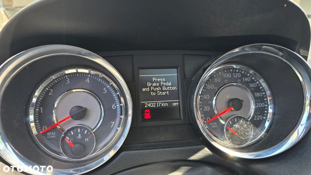 Chrysler Town & Country 3.6 Limited - 12