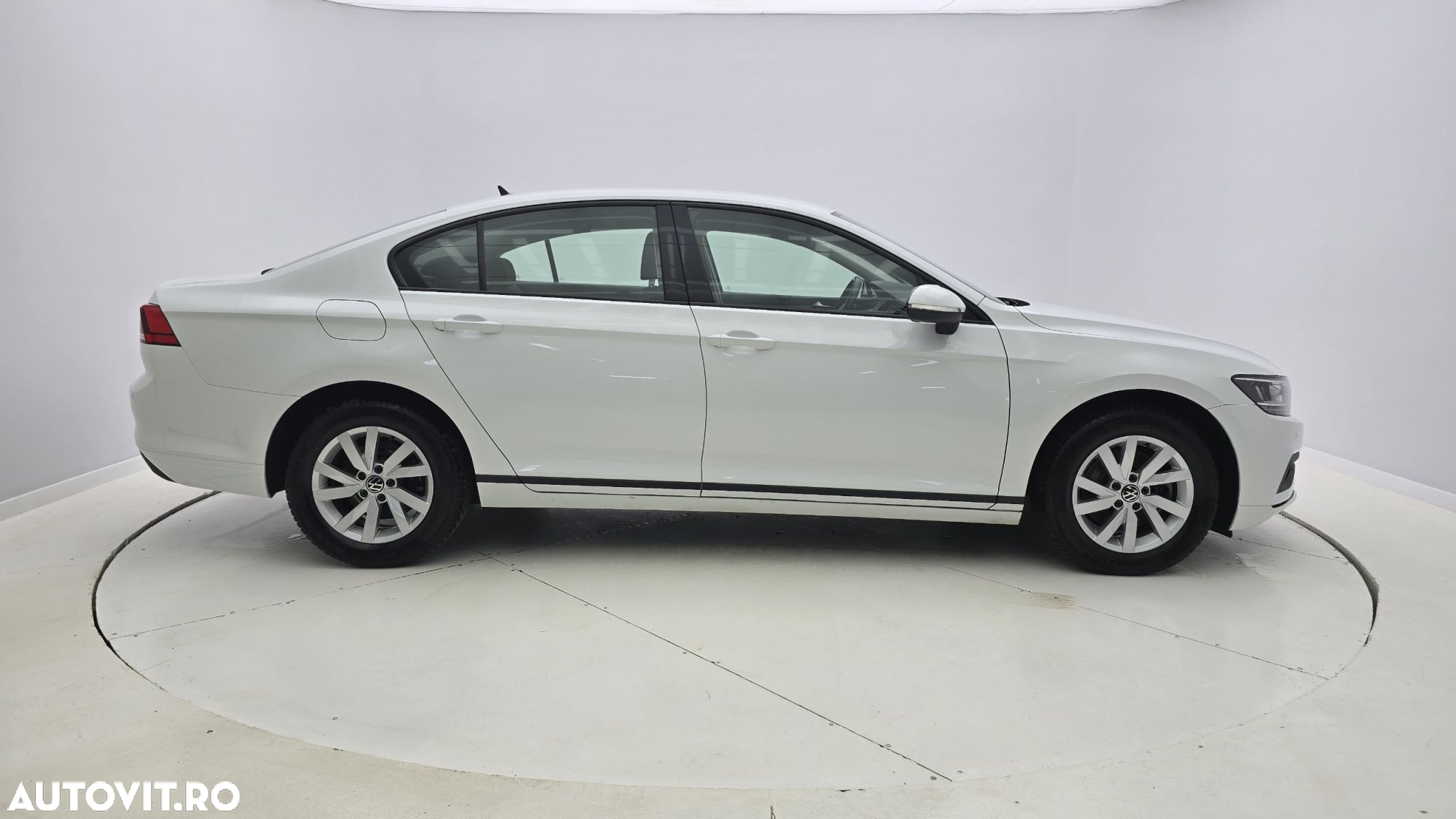 Volkswagen Passat 2.0 TDI DSG Comfortline - 5