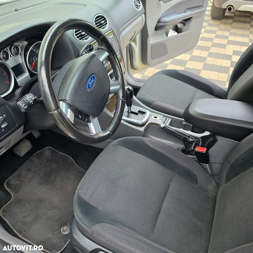 Ford Focus - 10
