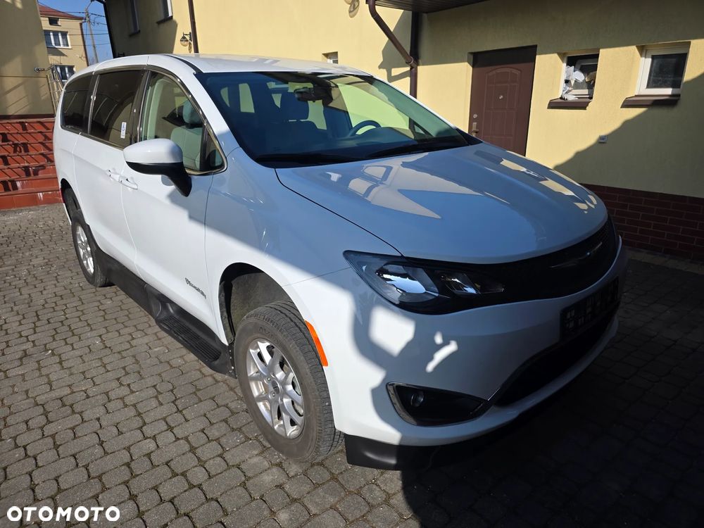 Chrysler Pacifica - 3
