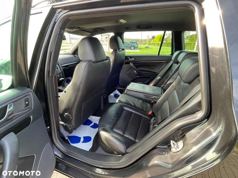 Skoda Octavia Combi 2.0 TDI CR DPF DSG RS - 11