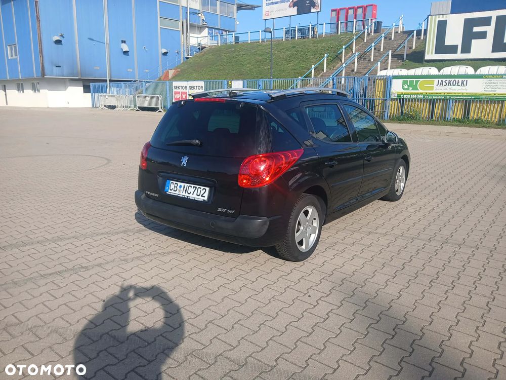 Peugeot 207 1.4 - 6