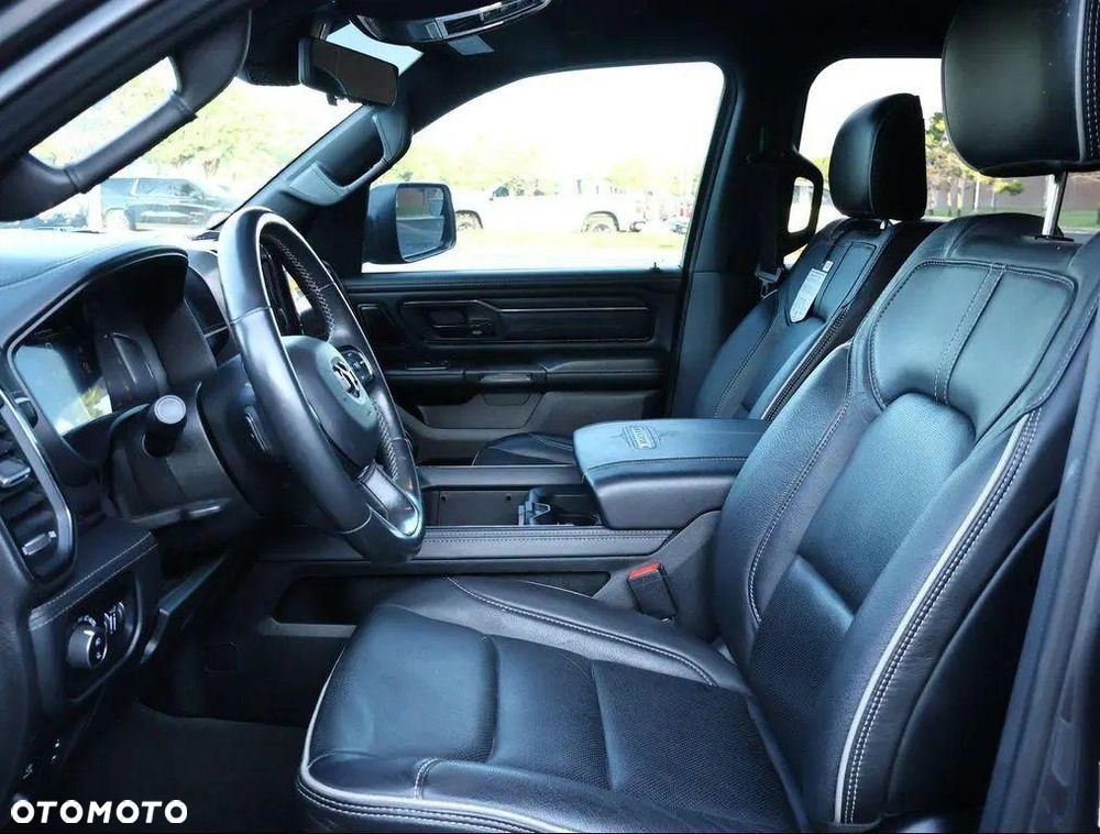 RAM 1500 Crew Cab Shortbed Limited - 8