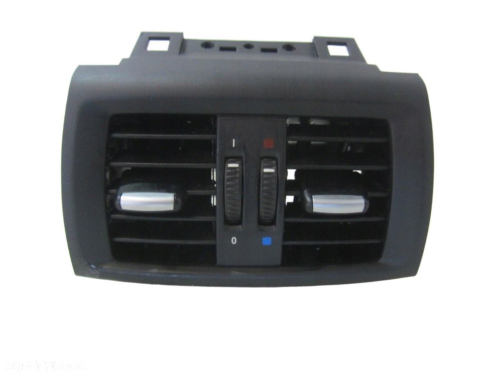BMW X3 F25 X4 F26 KRATKA WLOTU NAWIEWU POWIETRZA TYLNA TYŁ 9200888 - 1