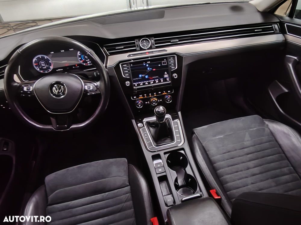 Volkswagen Passat 2.0 TDI (BlueMotion Technology) Highline - 27