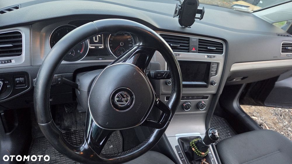 Volkswagen Golf - 6