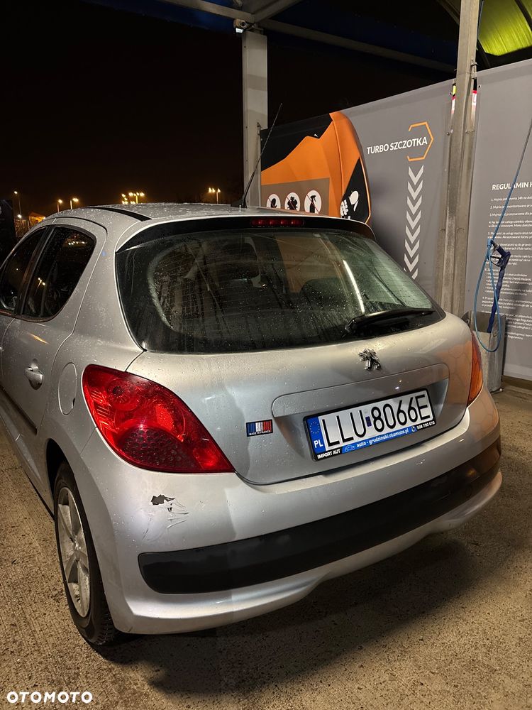 Peugeot 207 - 11