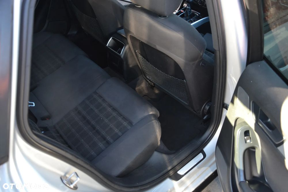 Audi A4 Limousine - 13