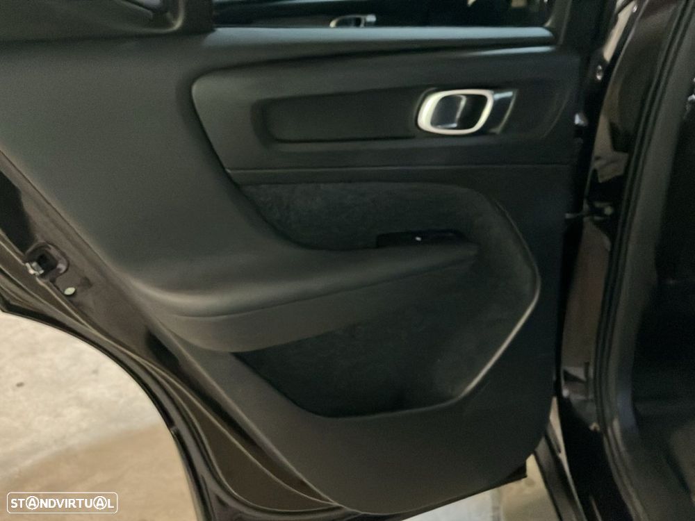 Volvo XC 40 1.5 T3 Momentum Plus - 22