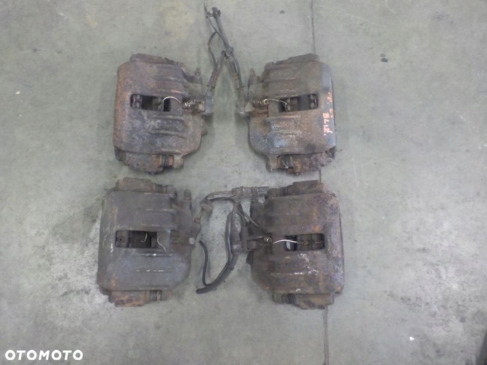 VW LT 46 SPRINTER BLIŹNIAK ZACISK HAMULCOWY JARZMO - 1