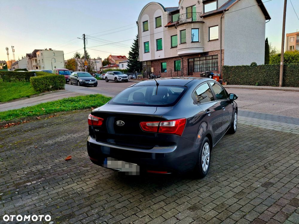 Kia Rio - 8