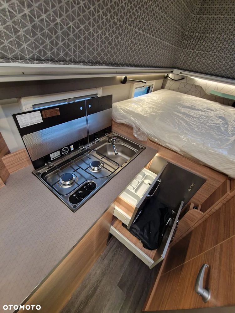 Weinsberg X-Cursion CUV 500 MQ CUVISION 2 osobne łóżka  4 osoby FV23% - 25
