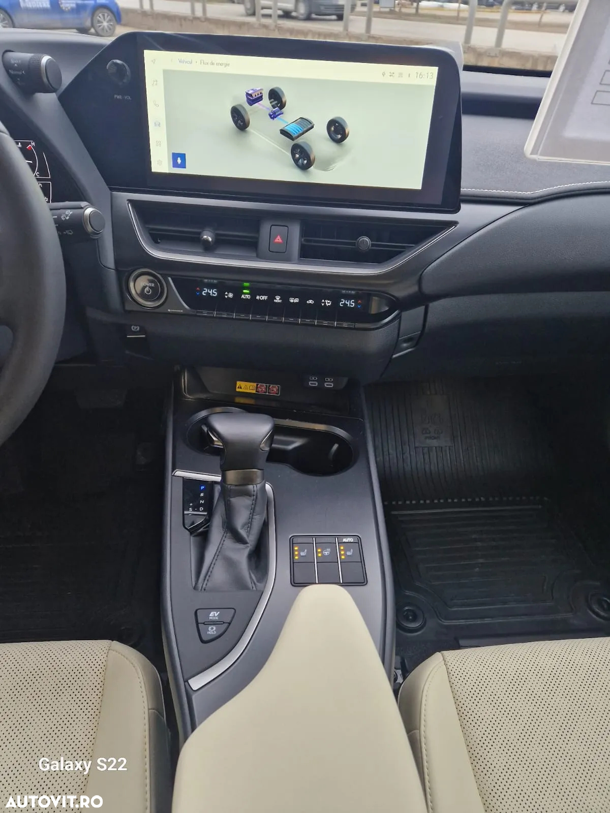 Lexus UX 250h 2.0L HEV 20H- (178 HP) 4X4 CVT Executive - 17