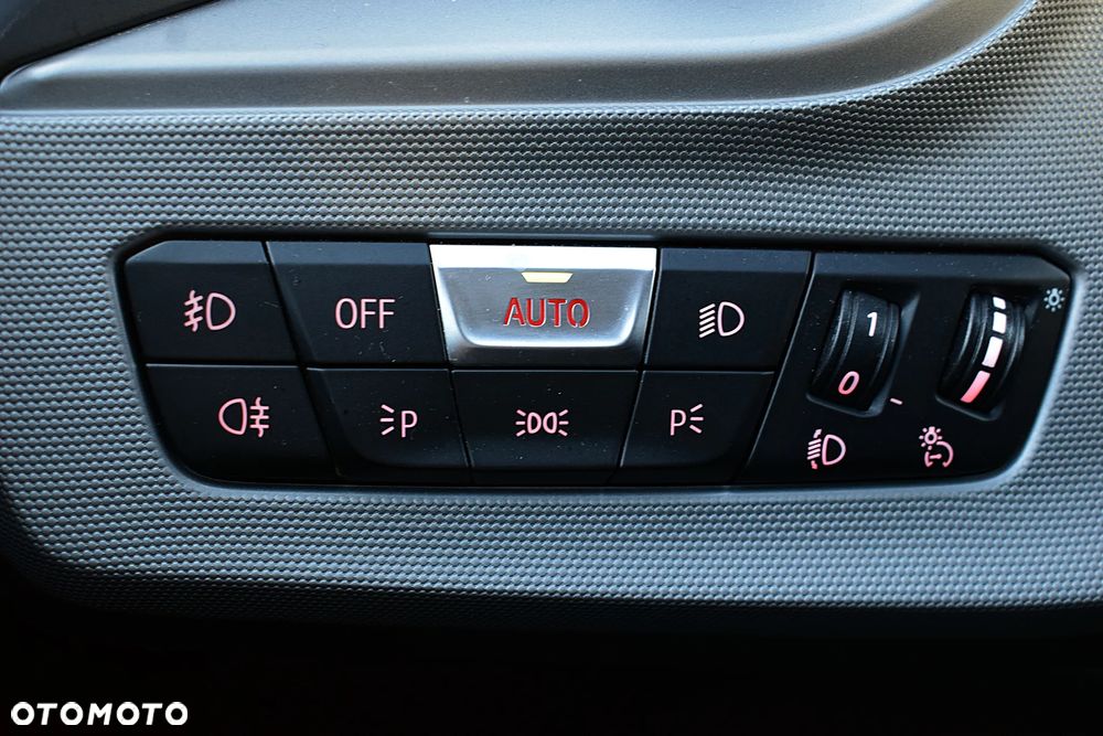 BMW Seria 1 118i - 17