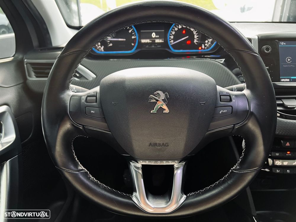 Peugeot 2008 1.2 PureTech Allure - 15