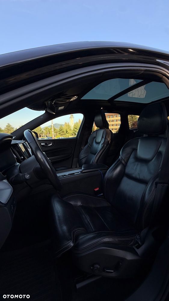 Volvo XC 60 T5 AWD R-Design - 20