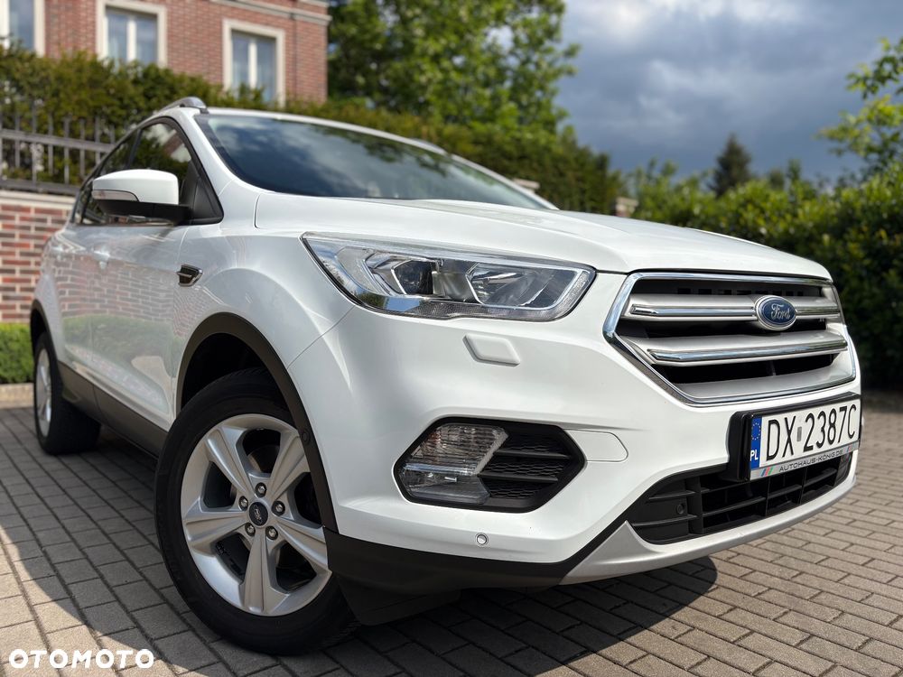 Ford Kuga 1.5 EcoBoost 2x4 Titanium - 1