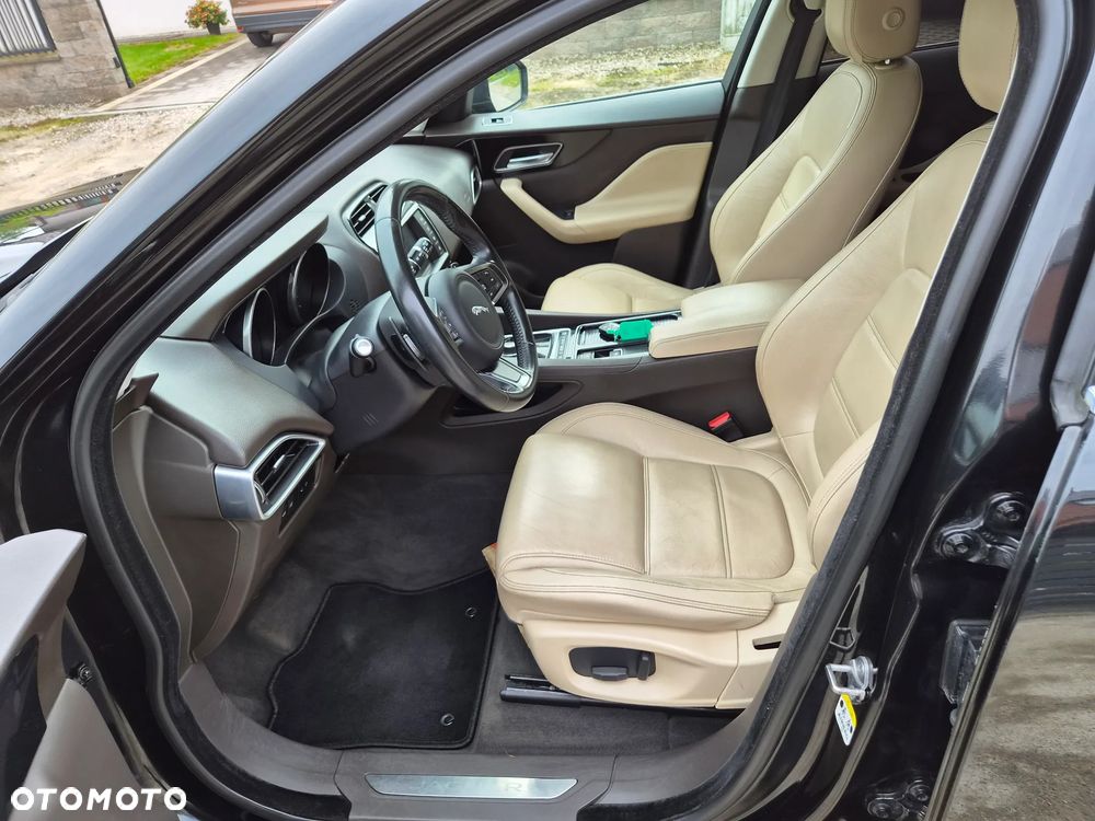 Jaguar F-Pace 20d Prestige - 8