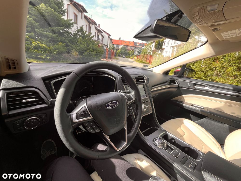 Ford Fusion - 8