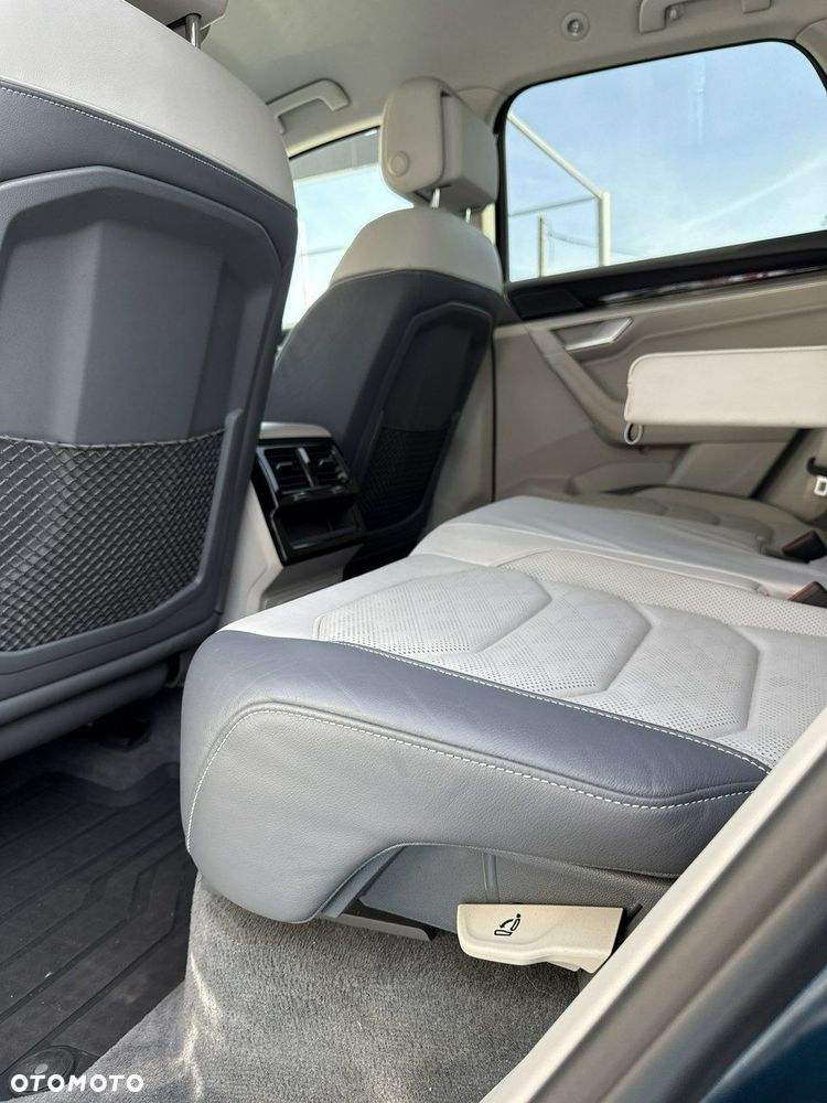 Volkswagen Touareg - 28