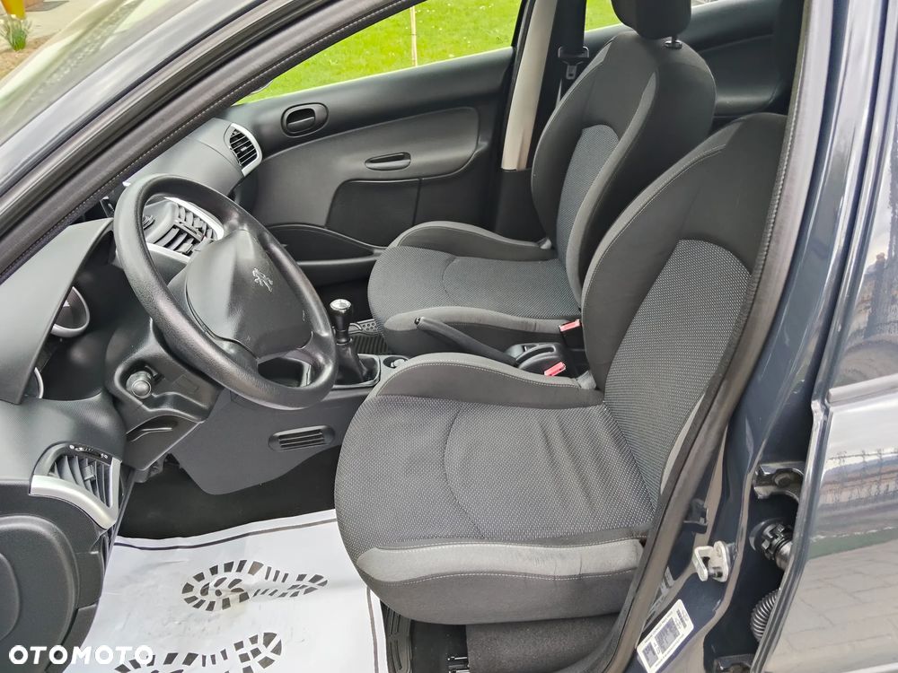 Peugeot 206 plus 75 - 17