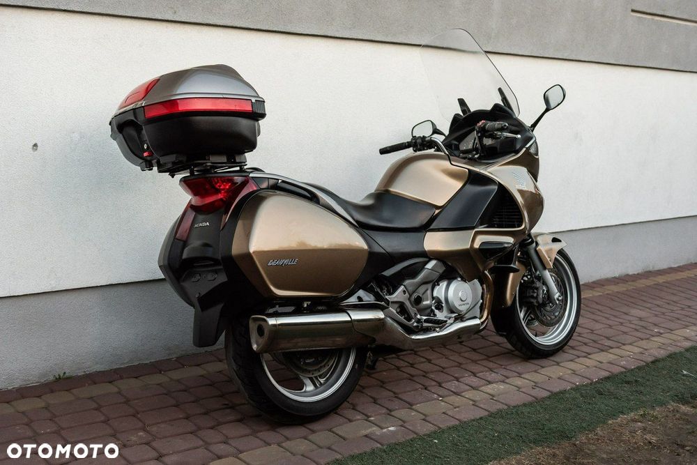 Honda NTV - 4