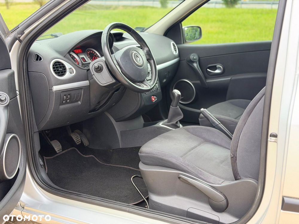 Renault Clio - 7