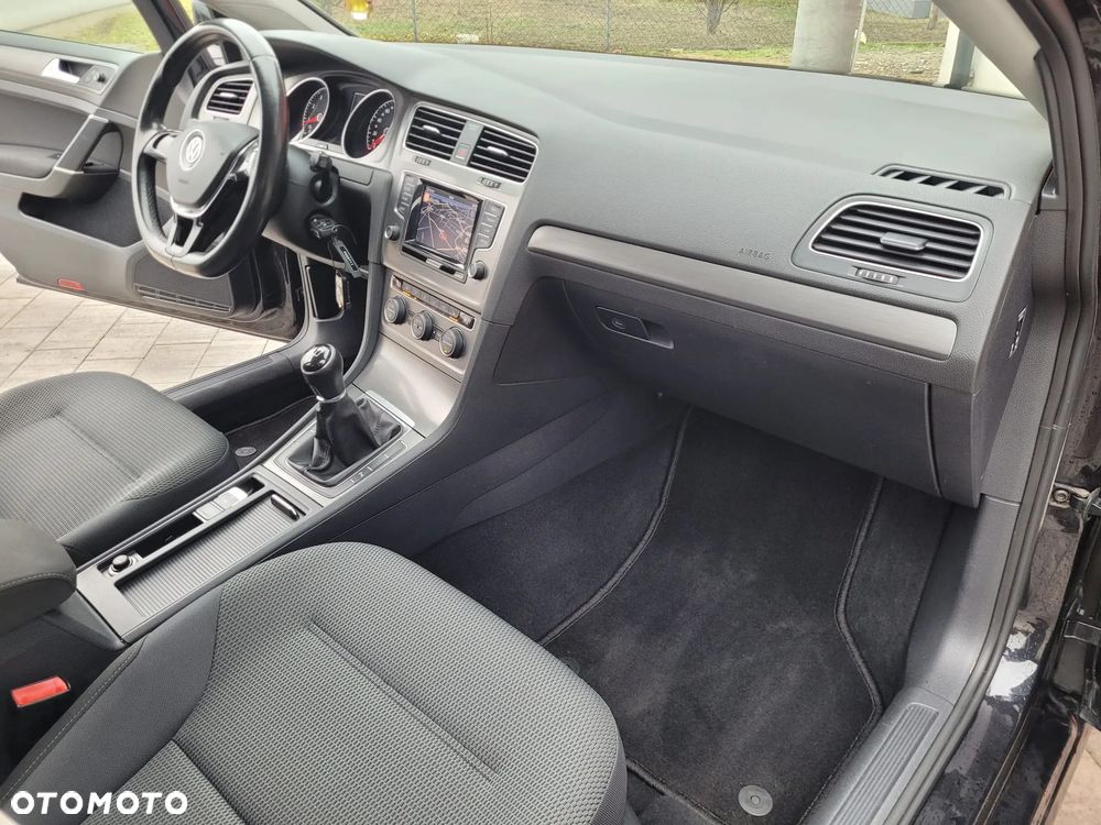 Volkswagen Golf 1.2 TSI BMT Trendline - 26