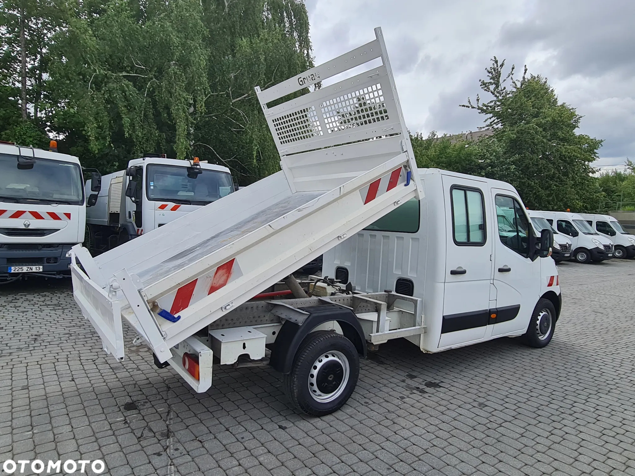 Renault Master Wywrotka 2016 r. Klima Brygadówka LIFT - 3