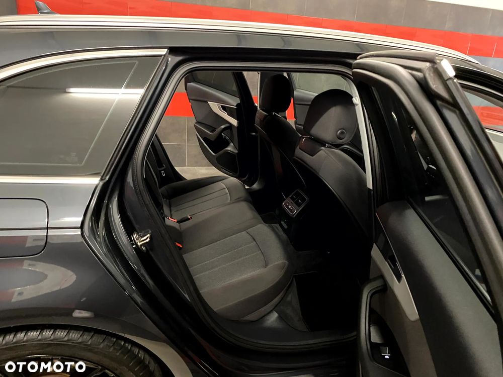 Audi A4 Avant 2.0 TDI Design - 23