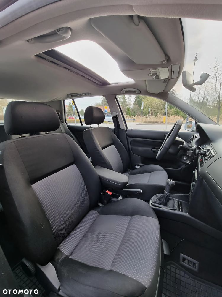 Volkswagen Golf - 10