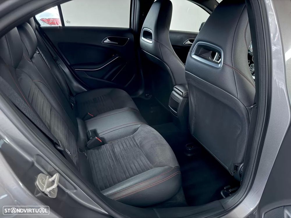 Mercedes-Benz A 180 d AMG Line - 33