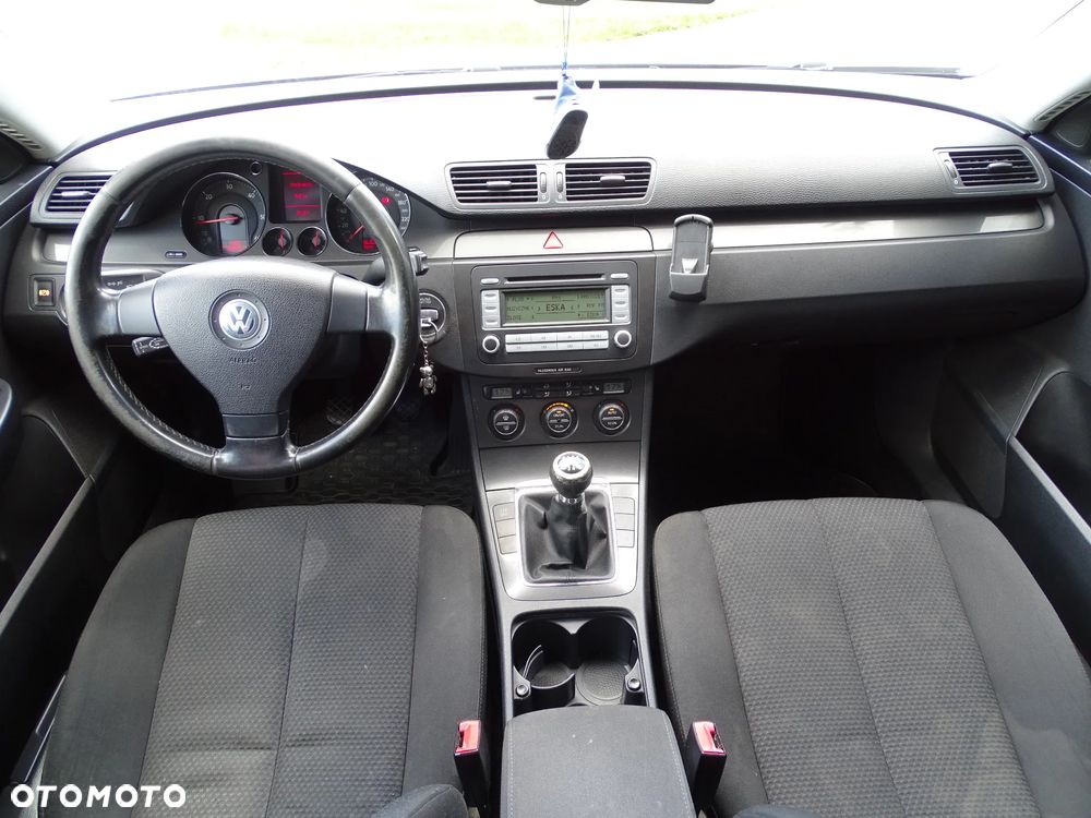 Volkswagen Passat 1.9 TDI Comfortline - 8
