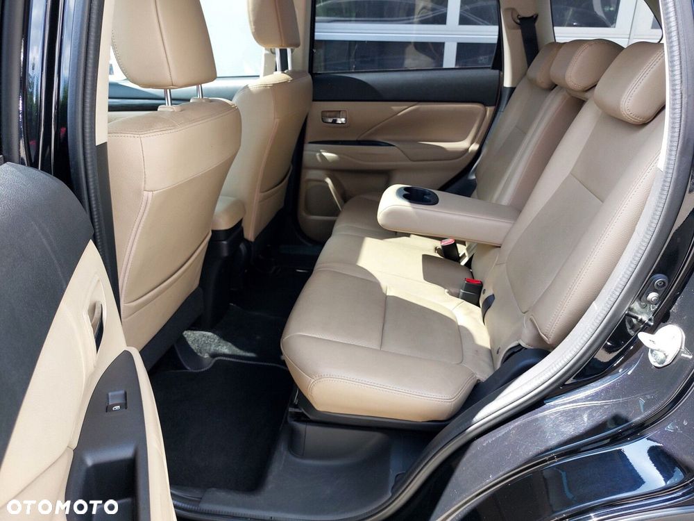 Mitsubishi Outlander - 28