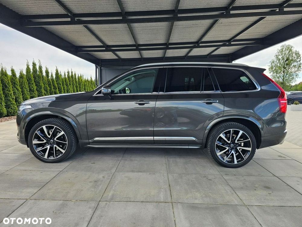 Volvo XC 90 - 9
