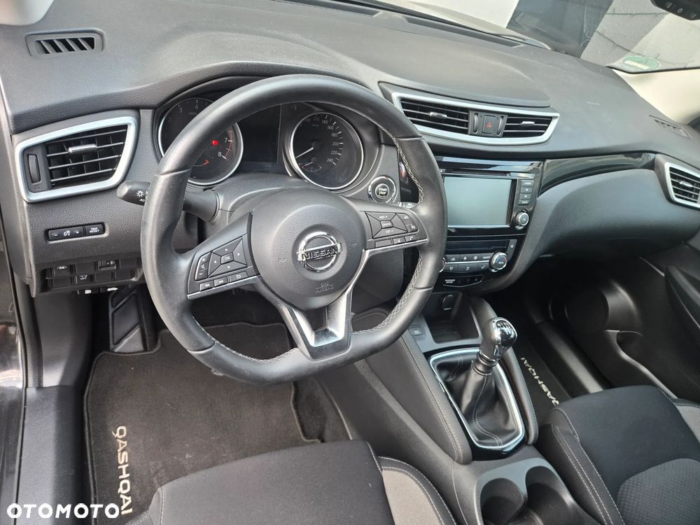 Nissan Qashqai 1.3 DIG-T AKARI - 25