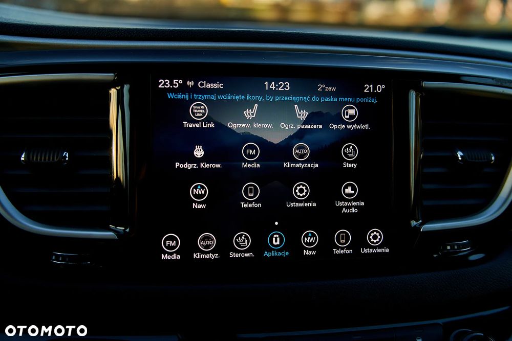 Chrysler Pacifica - 16