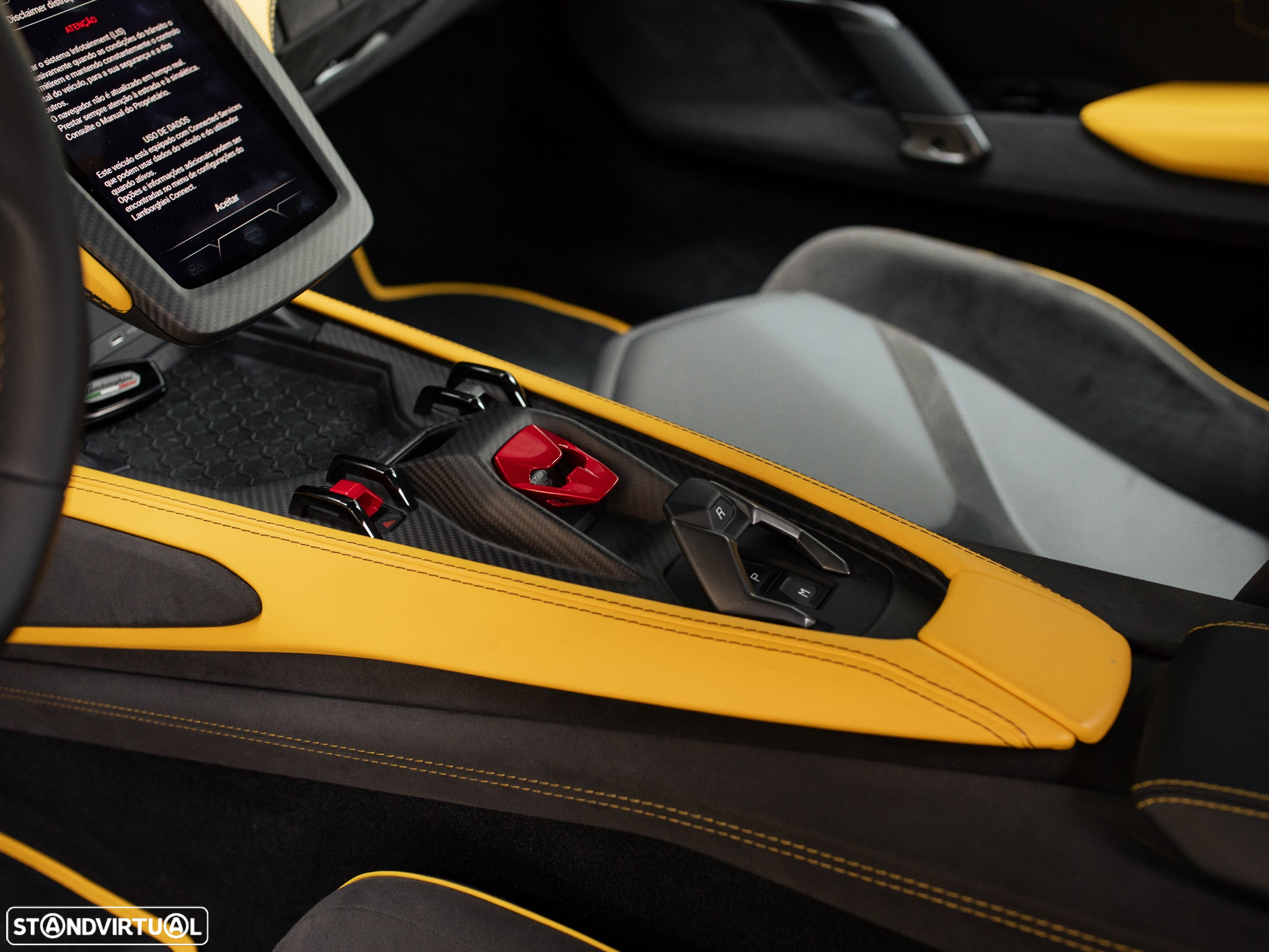 Lamborghini Revuelto - 33
