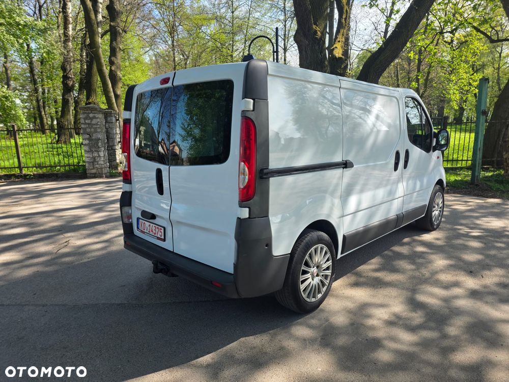 Opel Vivaro - 8