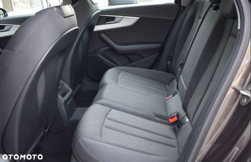 Audi A4 Avant 2.0 TDI S tronic - 12