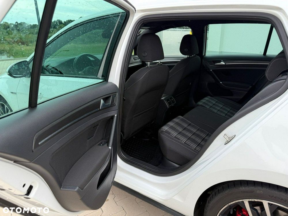 Volkswagen Golf VII 2.0 TDI BMT GTD - 26