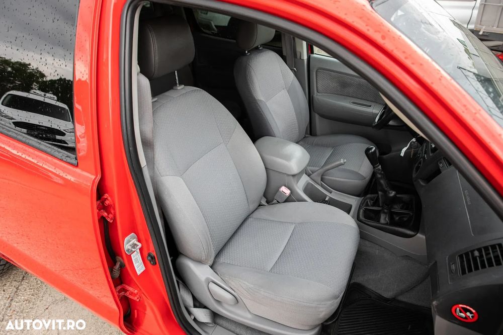 Toyota Hilux 4x4 Double Cab - 9