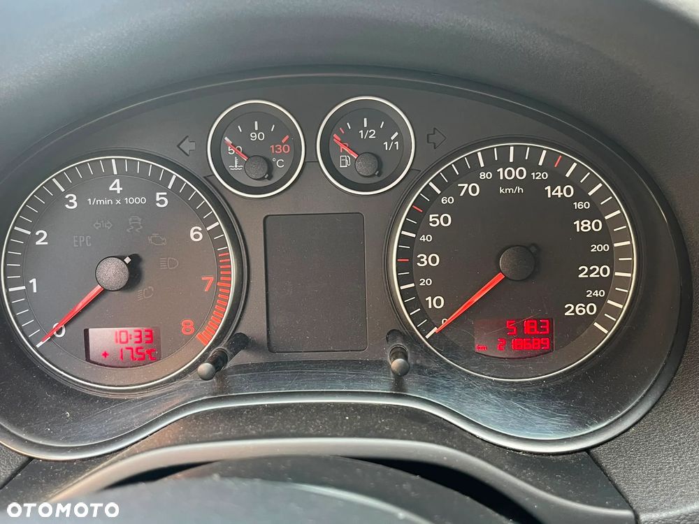 Audi A3 3-drzwiowe 1.6 Ambition - 9