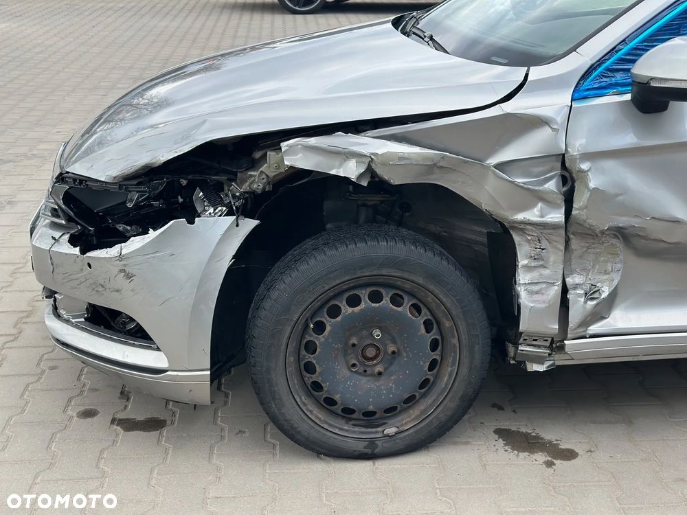 Volkswagen Passat - 4