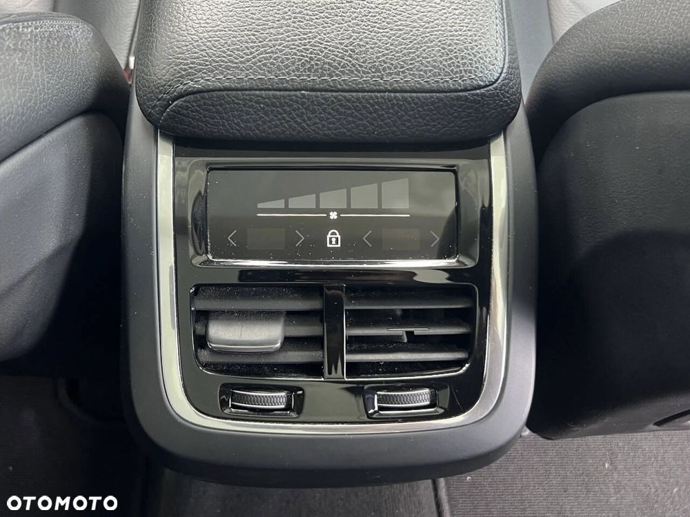 Volvo XC 60 - 33