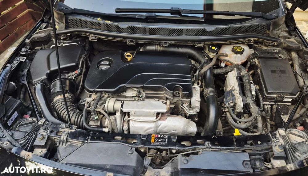 Opel Astra 1.4 Turbo Edition - 10