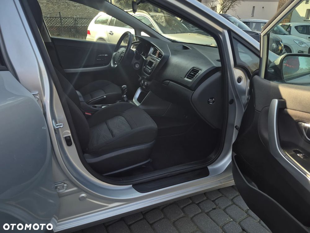 Kia Ceed 1.4 CVVT Dream Team Edition - 27