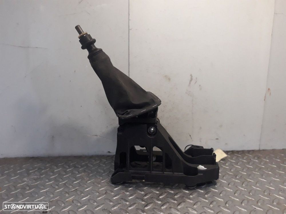 ALAVANCA DE VELOCIDADES TOYOTA YARIS FURGÓN - 1