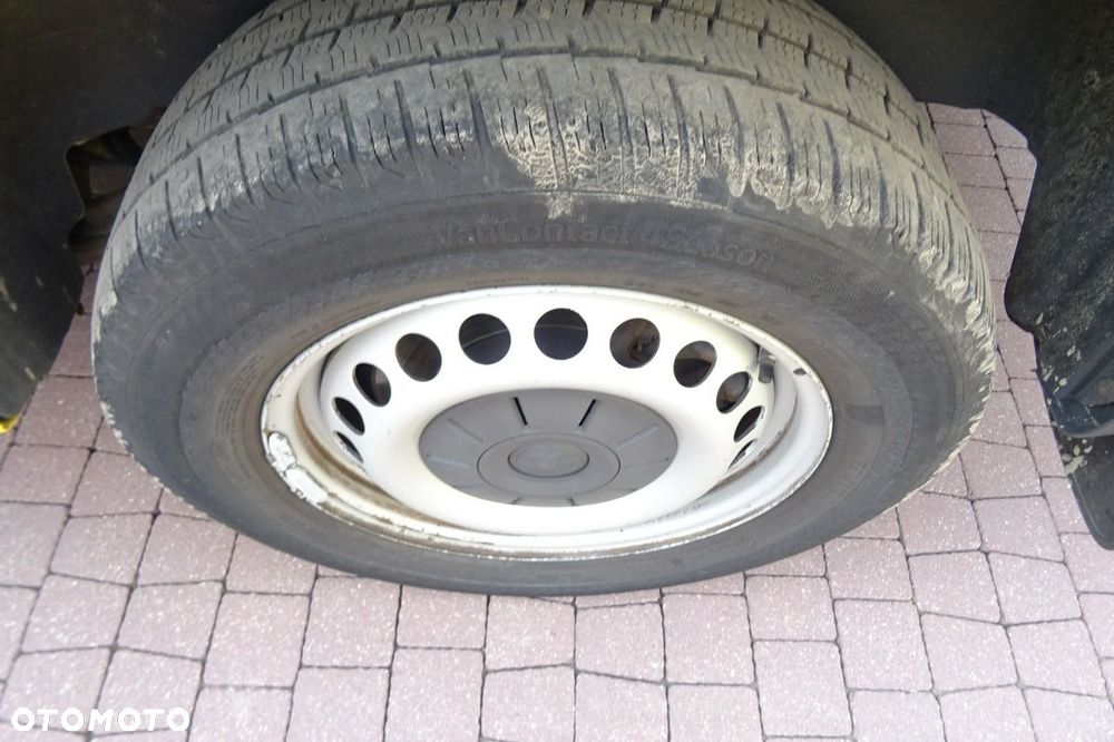 Volkswagen Transporter 2.0 TDI manual furgon serwisówka Sprowadzony - 22