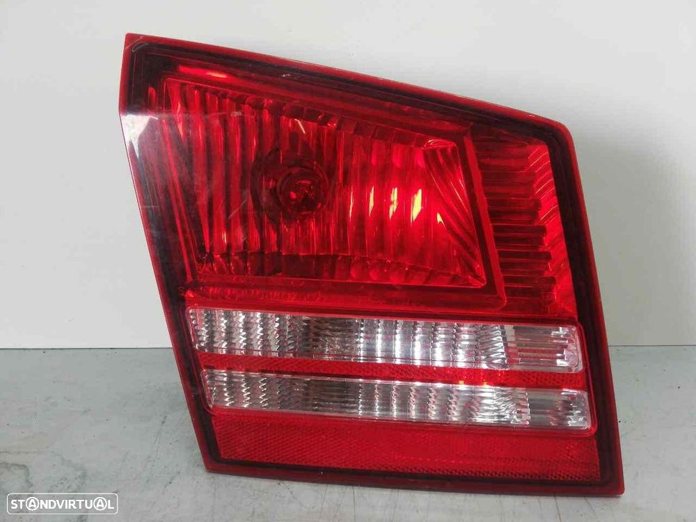 FAROLIM TRASEIRO ESQUERDO INTERIOR DODGE JOURNEY JC - 1